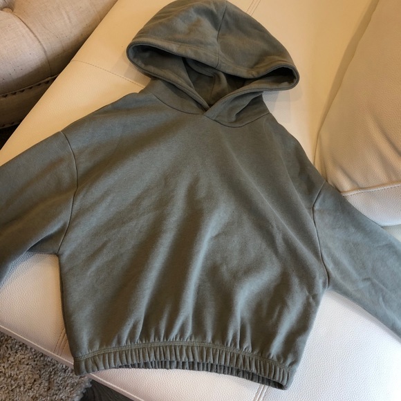 ZARA Cropped Hooded Sweatshirt - Picture 4 of 7